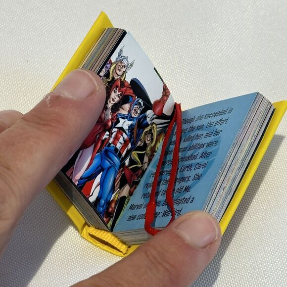 Captain Marvel : The Tiny Book of Earth's Mightiest Hero, Hardcover by Reed, … - Picture 5 of 10